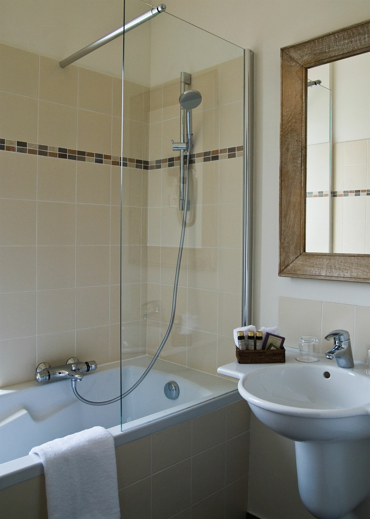 Фото Hôtel Les Costans, The Originals Relais