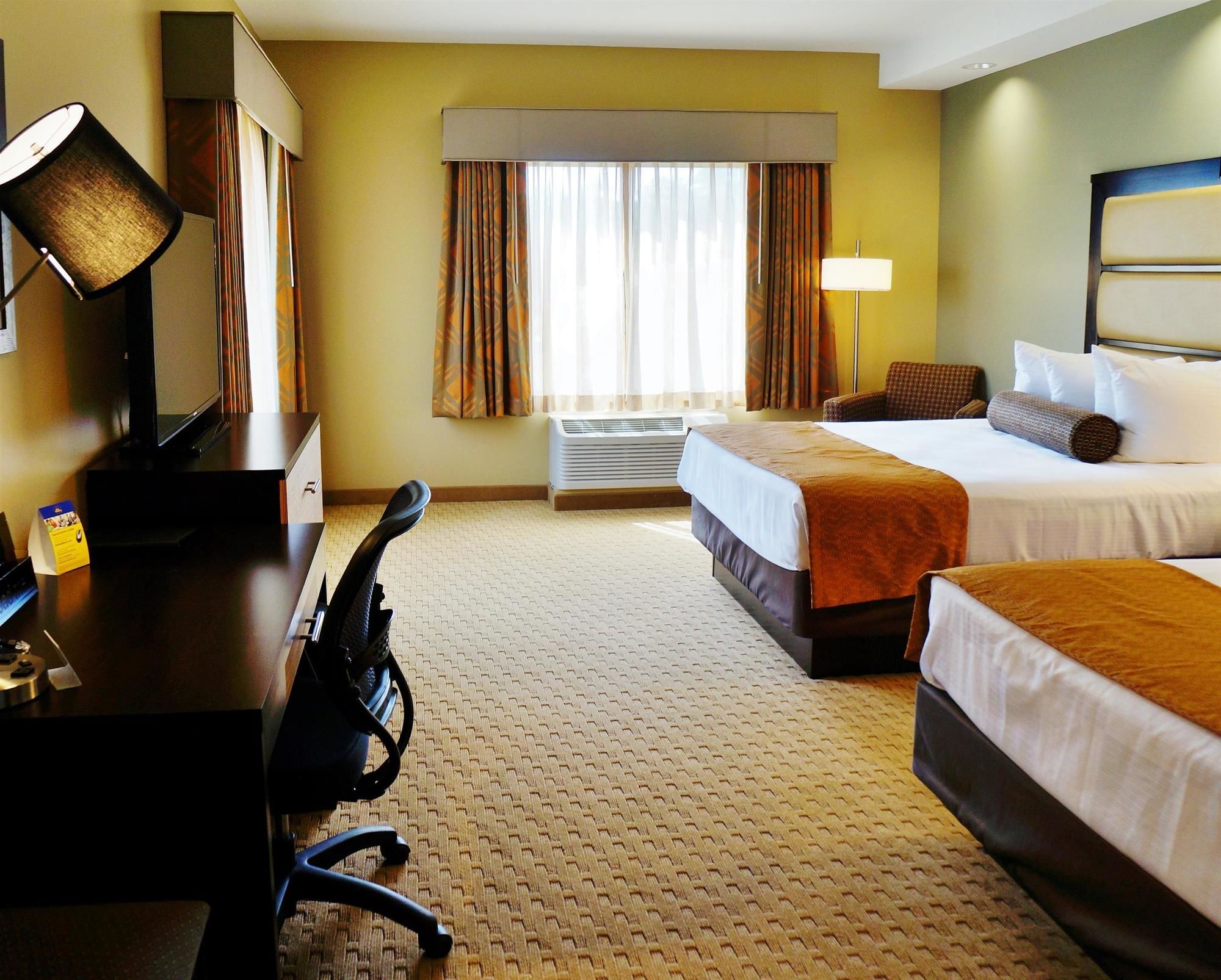 Фото Best Western Plus College Park Hotel