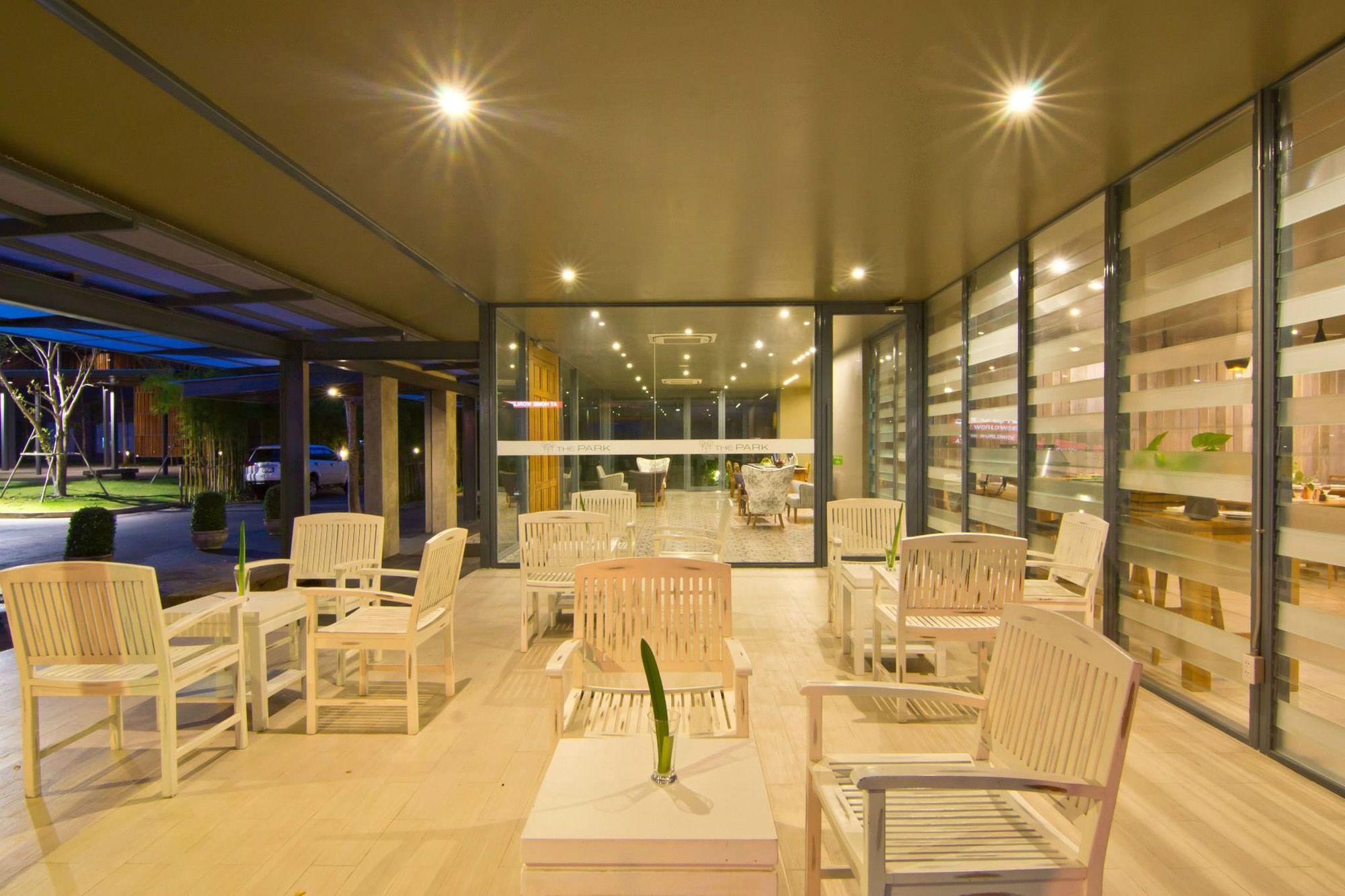 Фото The Park Hotel