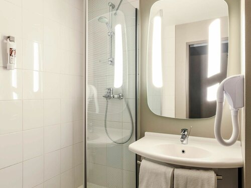 Гостиница Ibis Massy в Палезо