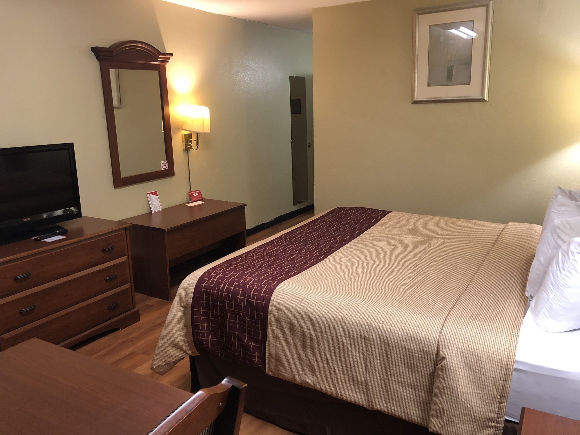 Фото Red Roof Inn Meridian