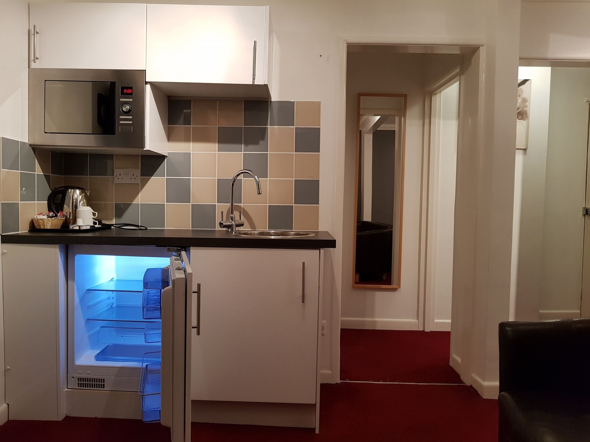 Фото Oyo Kingsley Hotel