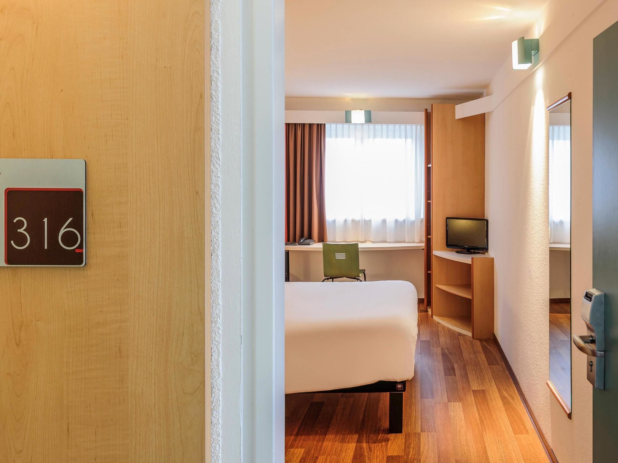 Фото Ibis Wuerzburg City Hotel