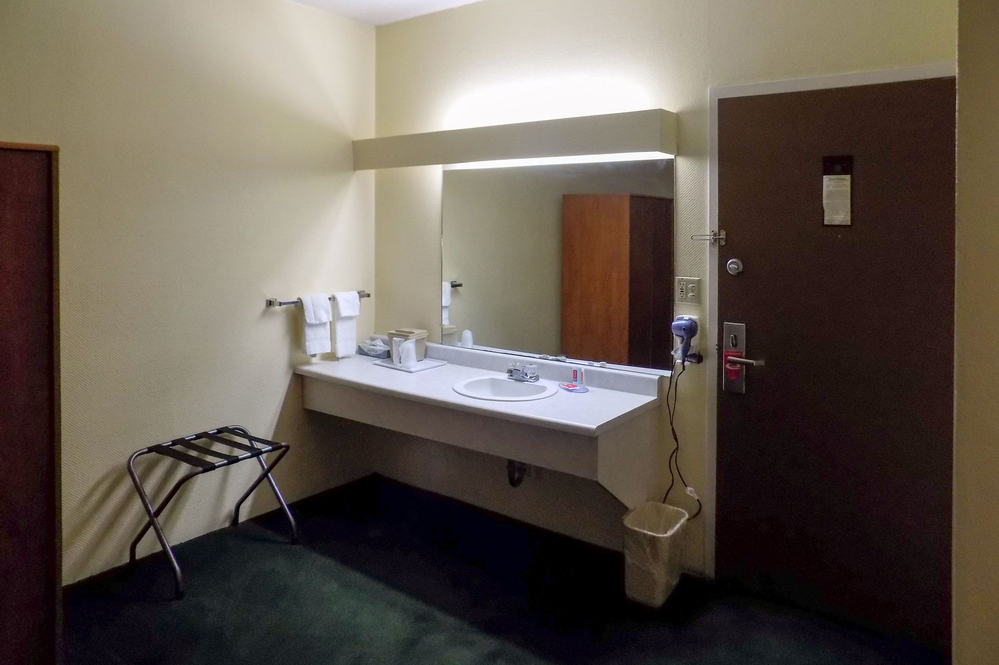 Фото Country Inn & Suites by Radisson, Pierre, Sd