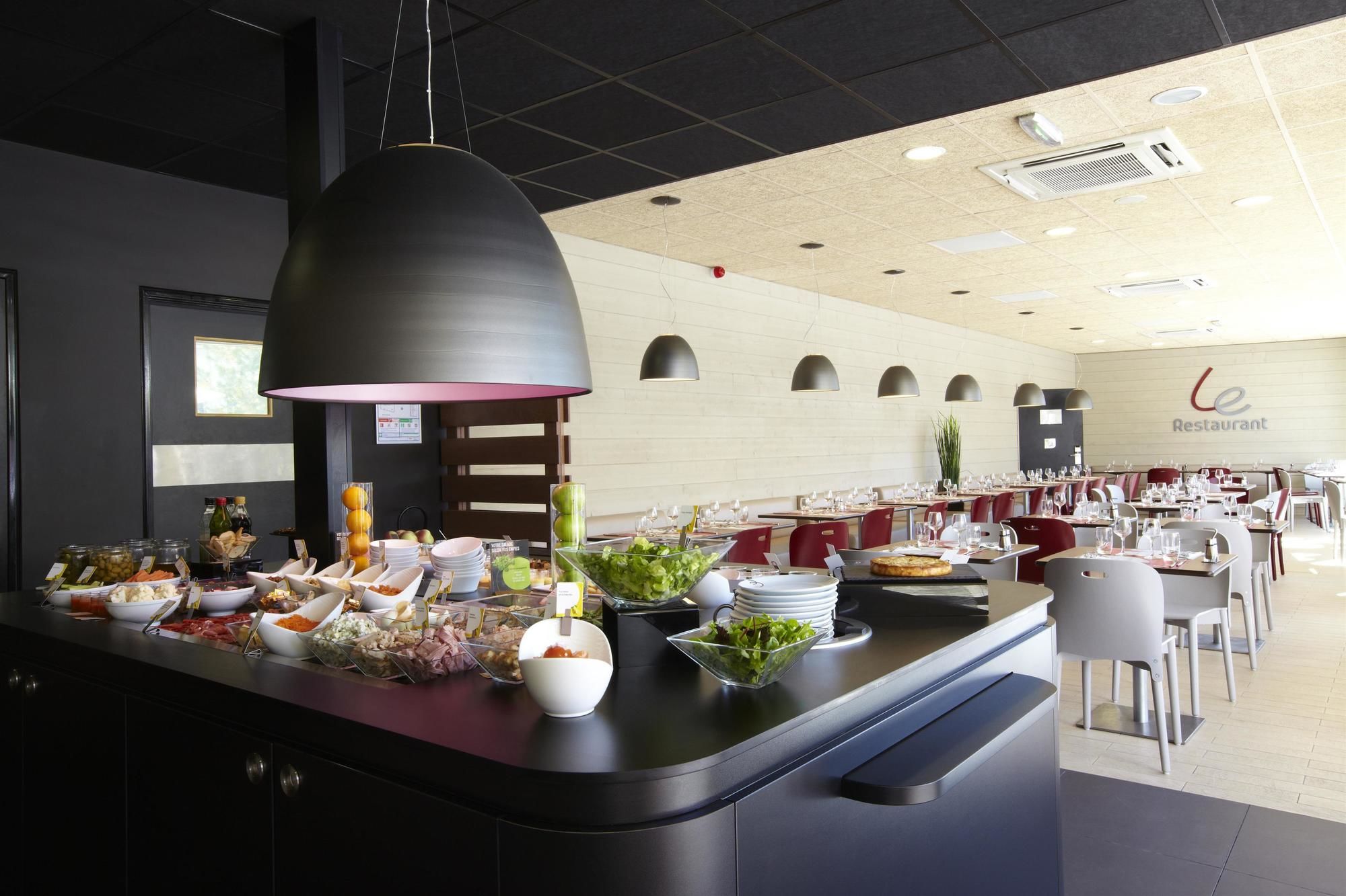 Фото Campanile Nice Airport