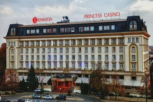 Гостиница Ramada by Wyndham Plovdiv Trimontium в Пловдиве