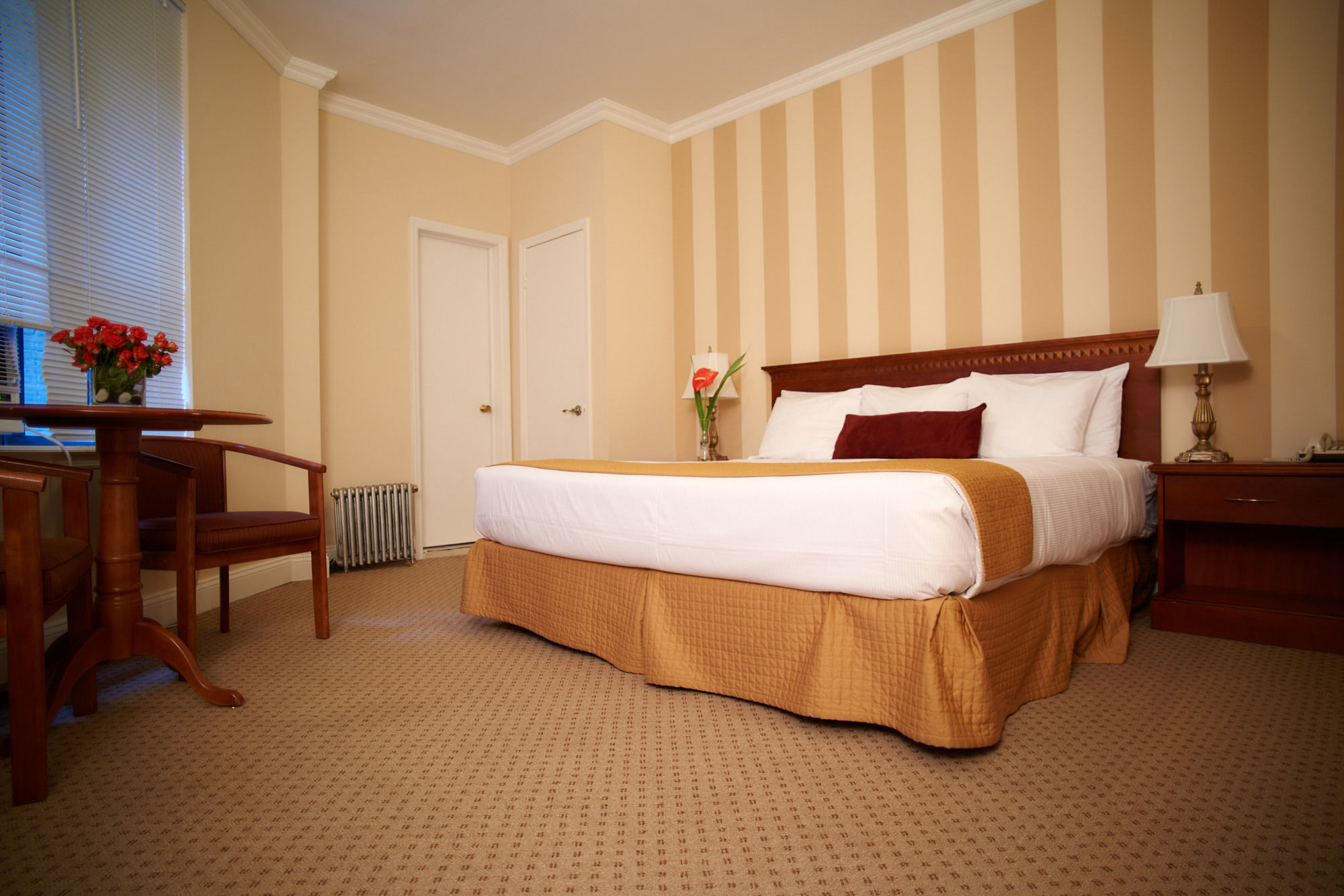 Фото Hotel St. James