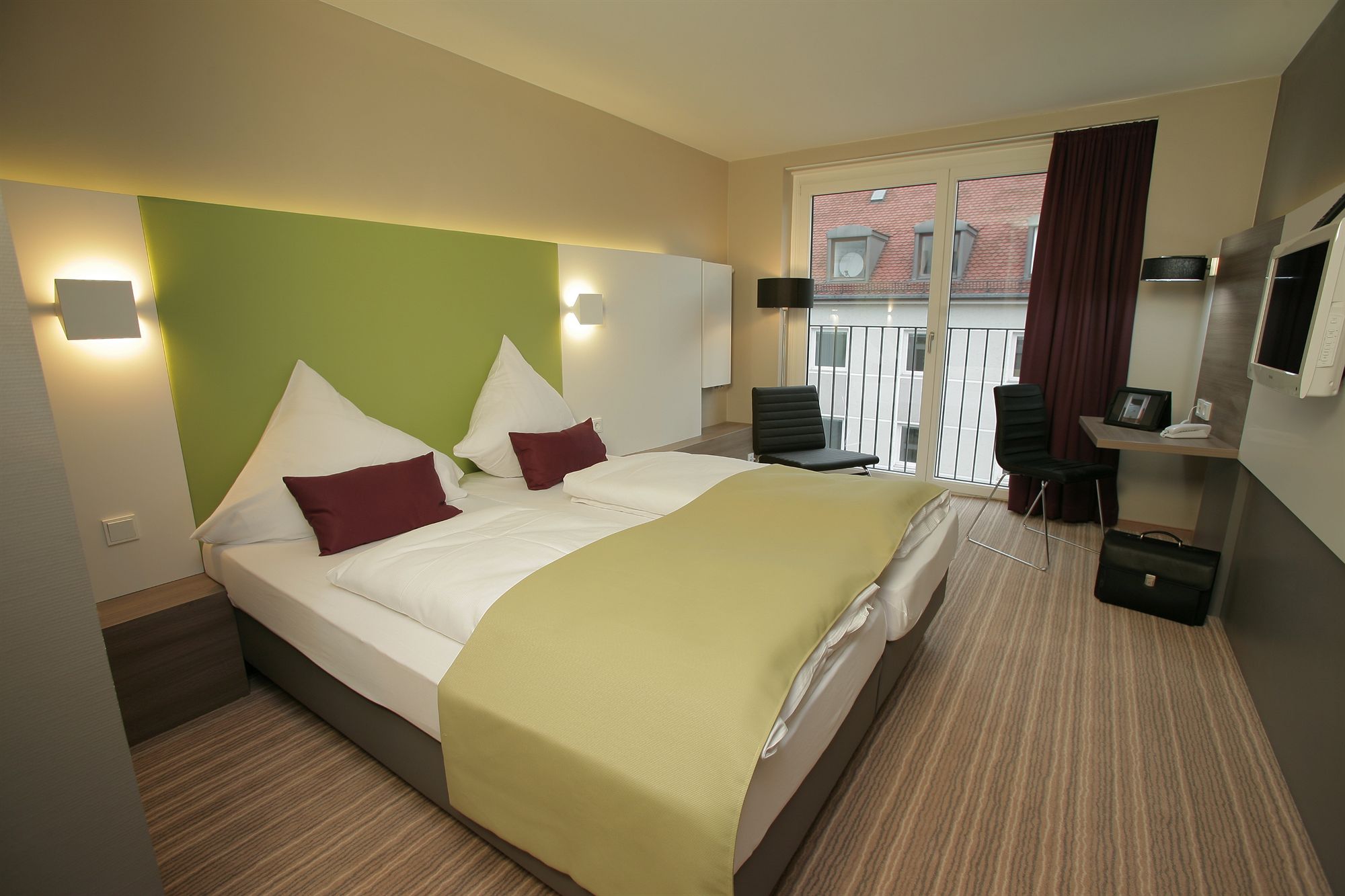 Фото Hotel Demas City