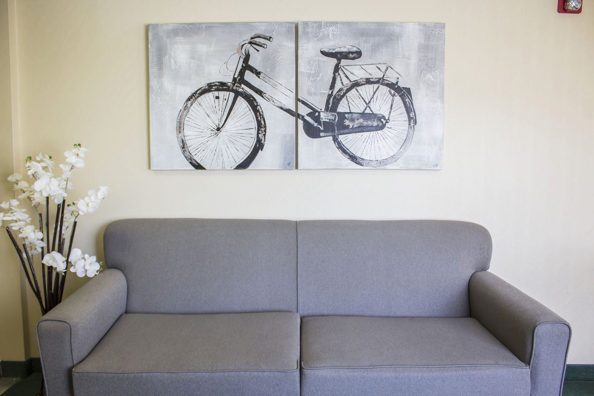 Фото Ramada by Wyndham Nisku Edmonton Airport