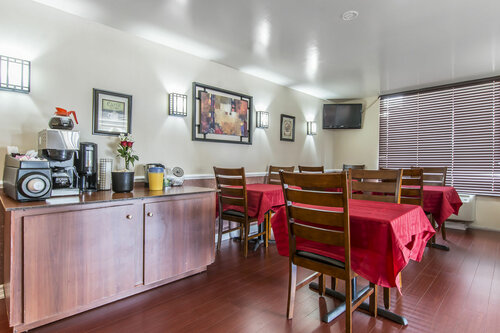 Гостиница Econo Lodge Orillia в Ориллии