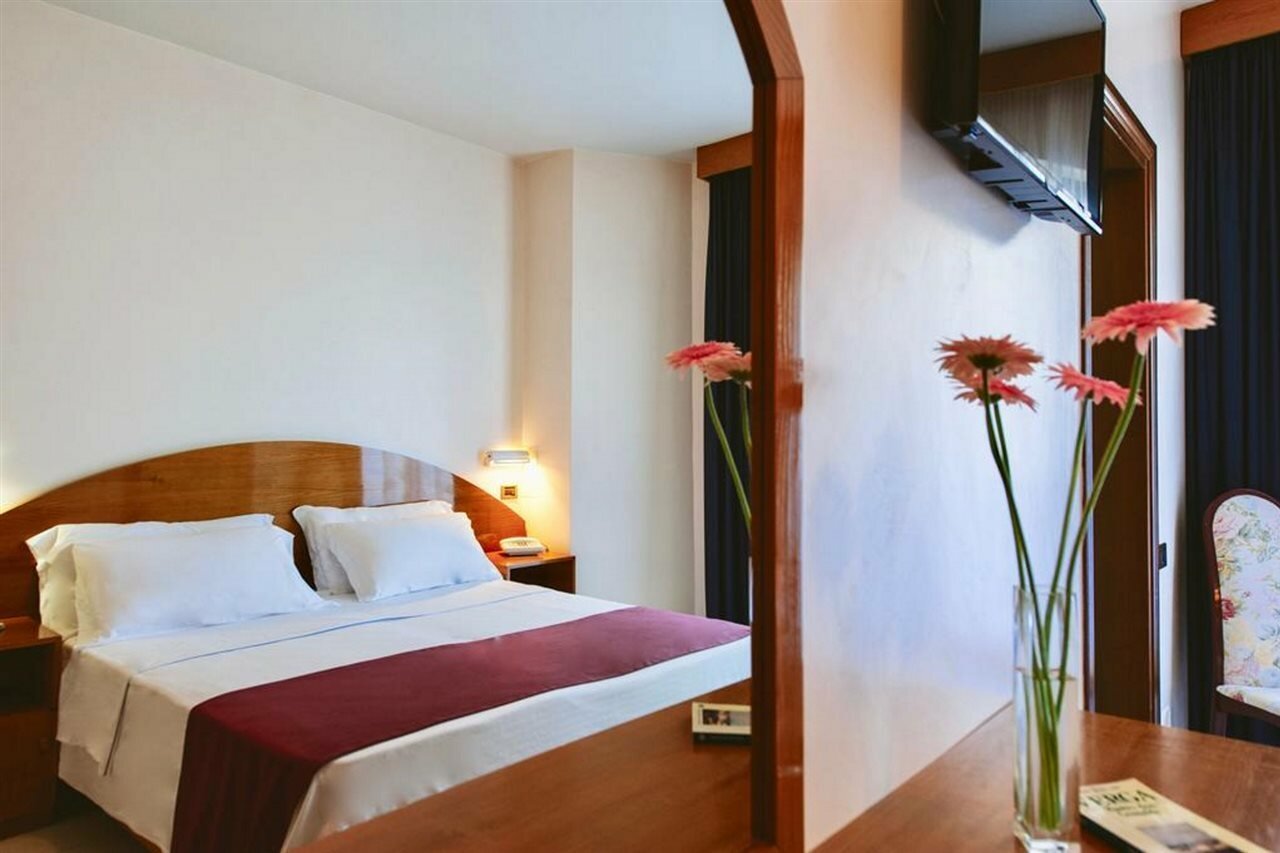 Фото Bajamar Beach Hotel