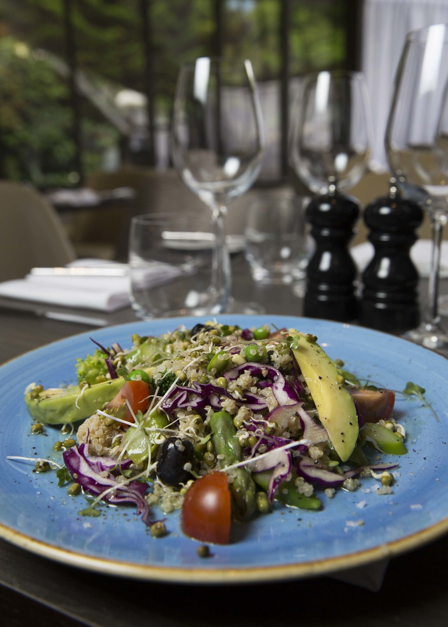 Фото Crowne Plaza Basingstoke