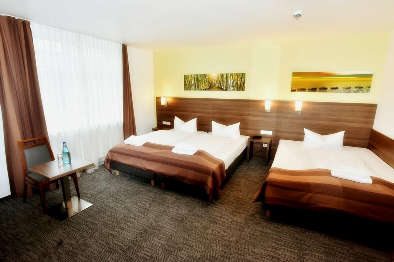 Фото отеля 2