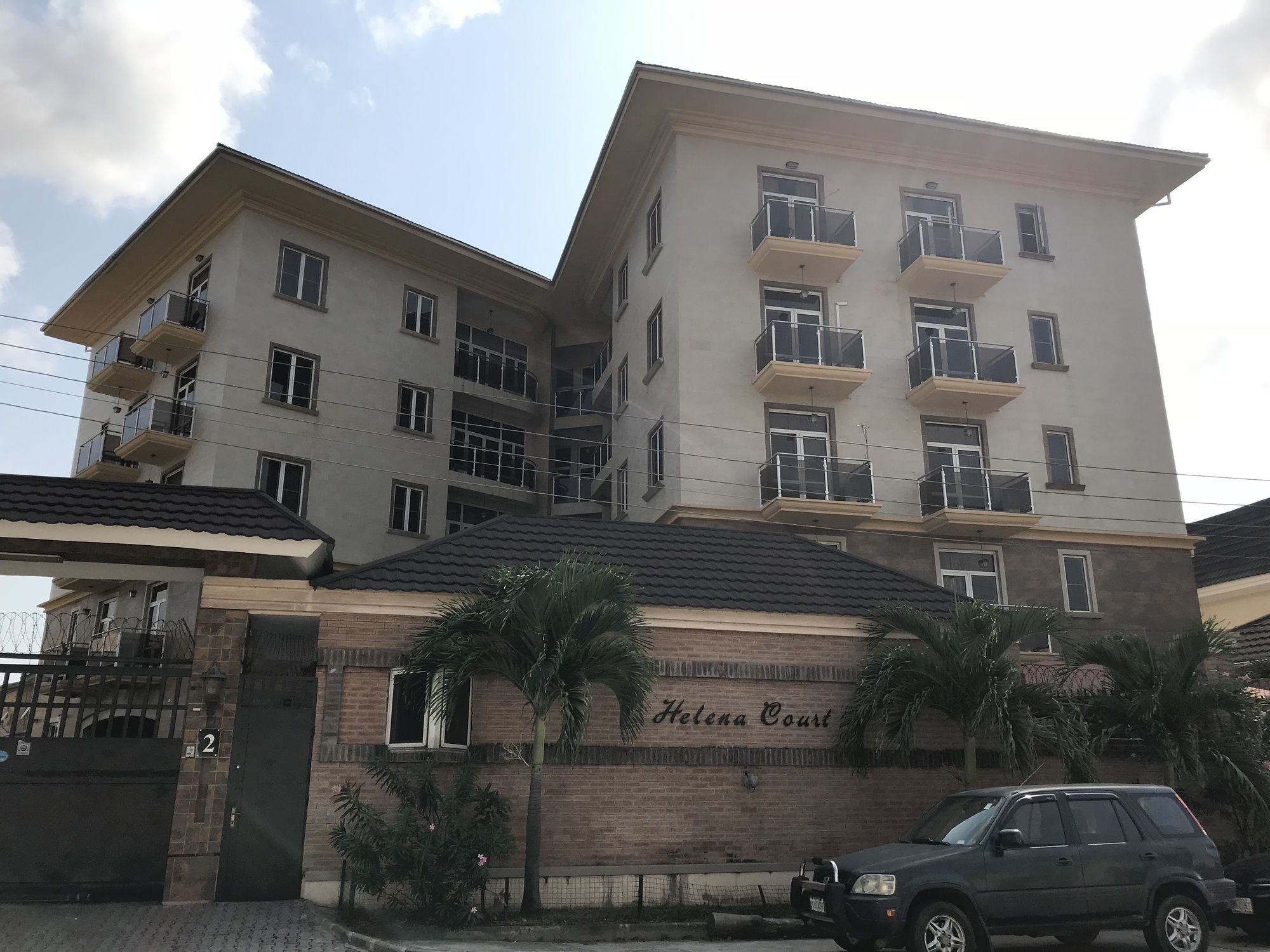 Фото Helena Court Apartments