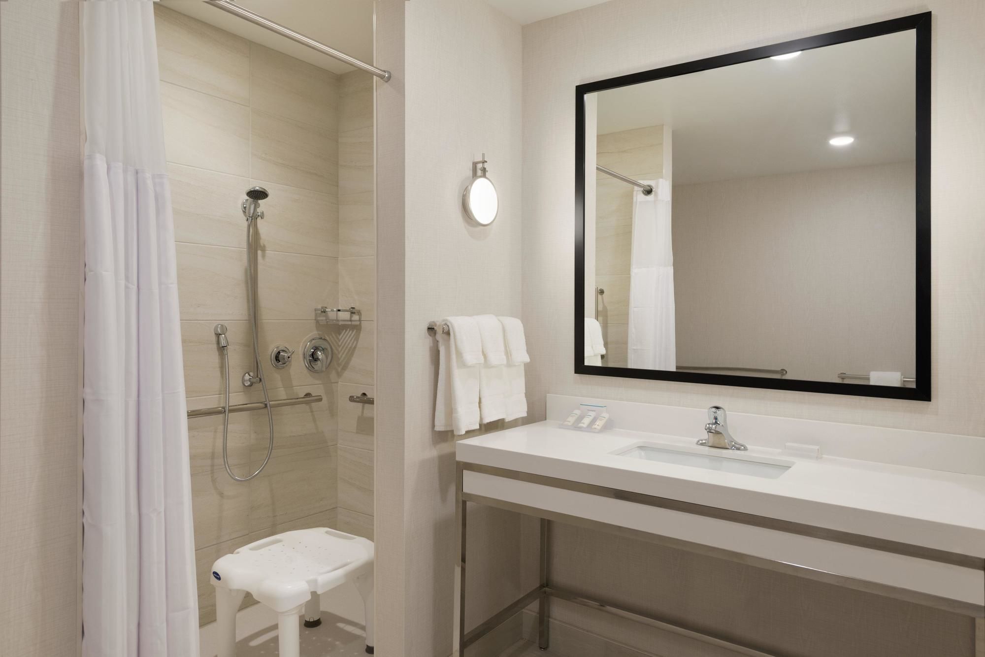 Фото Hilton Garden Inn Rochester/University & Medical Center