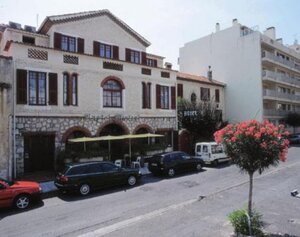 Гостиница Hotel Castel Mistral в Антибе