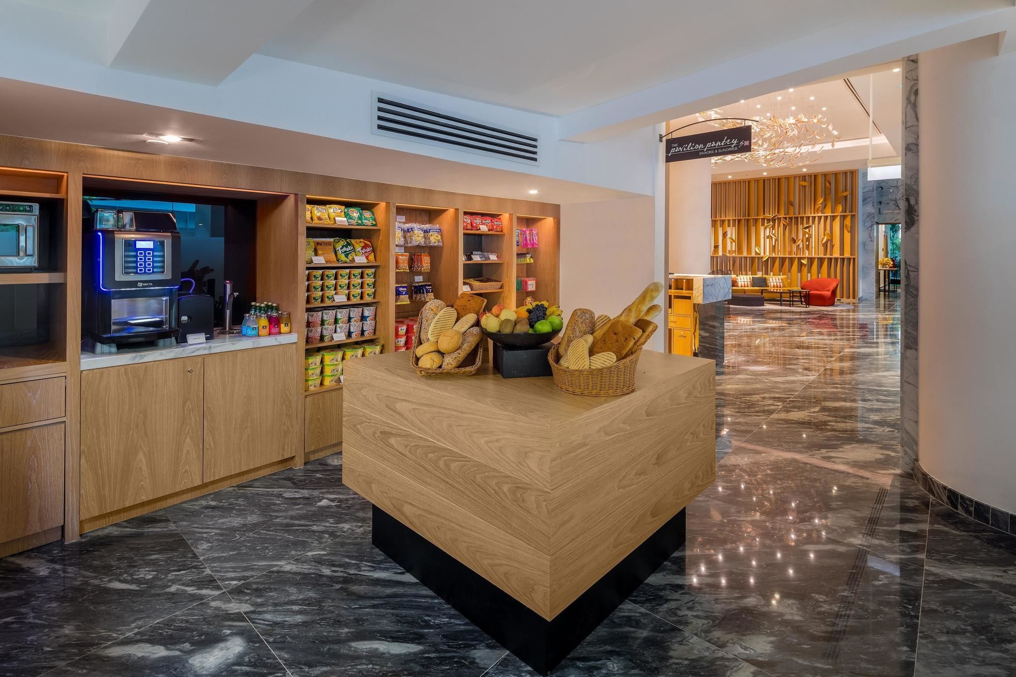 Фото Hilton Garden Inn Singapore Serangoon