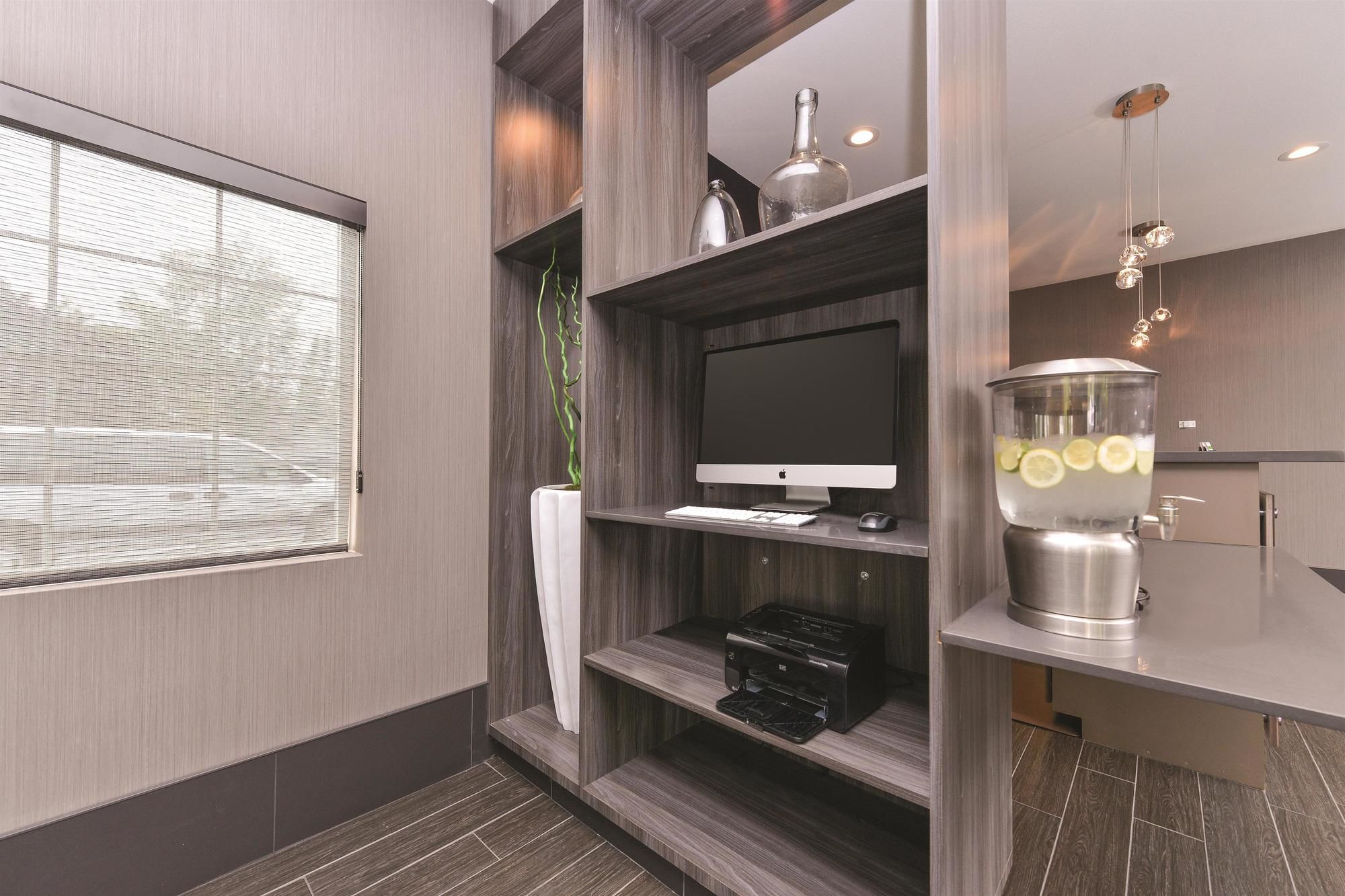 Фото Best Western Plus Spokane North