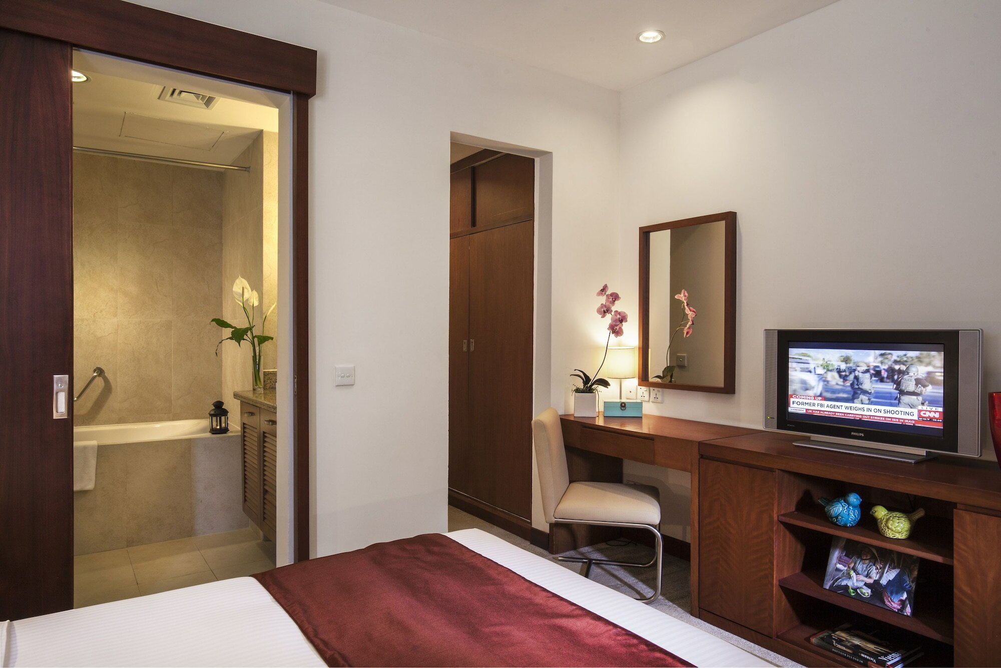 Фото Somerset West Lake Hanoi