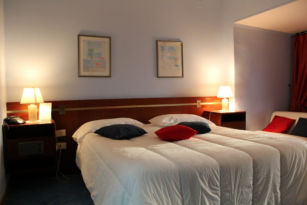 Фото Hotel Puntaquattroventi