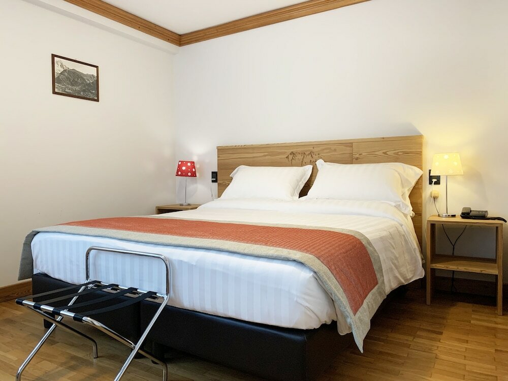 Фото Croux Hotel