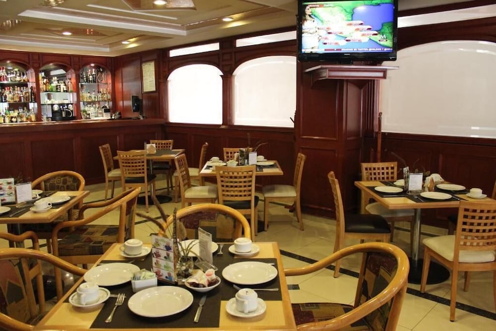 Фото Hotel Monaco Ciudad de Mexico