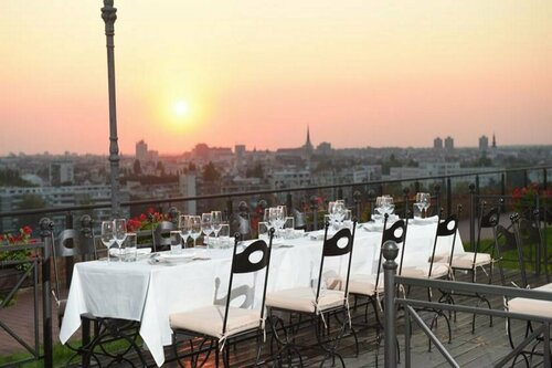 Гостиница Garni Hotel Leopold I в Южно-Бачском округе