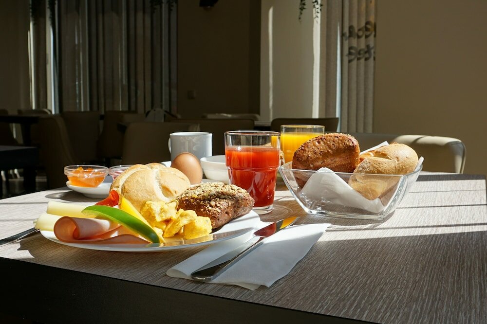 Фото Westbahn Hotel