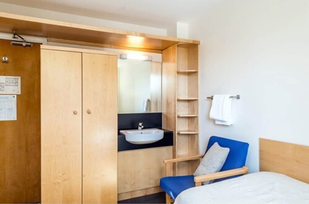 Фото Pollock Halls - Edinburgh First - Campus Accommodation