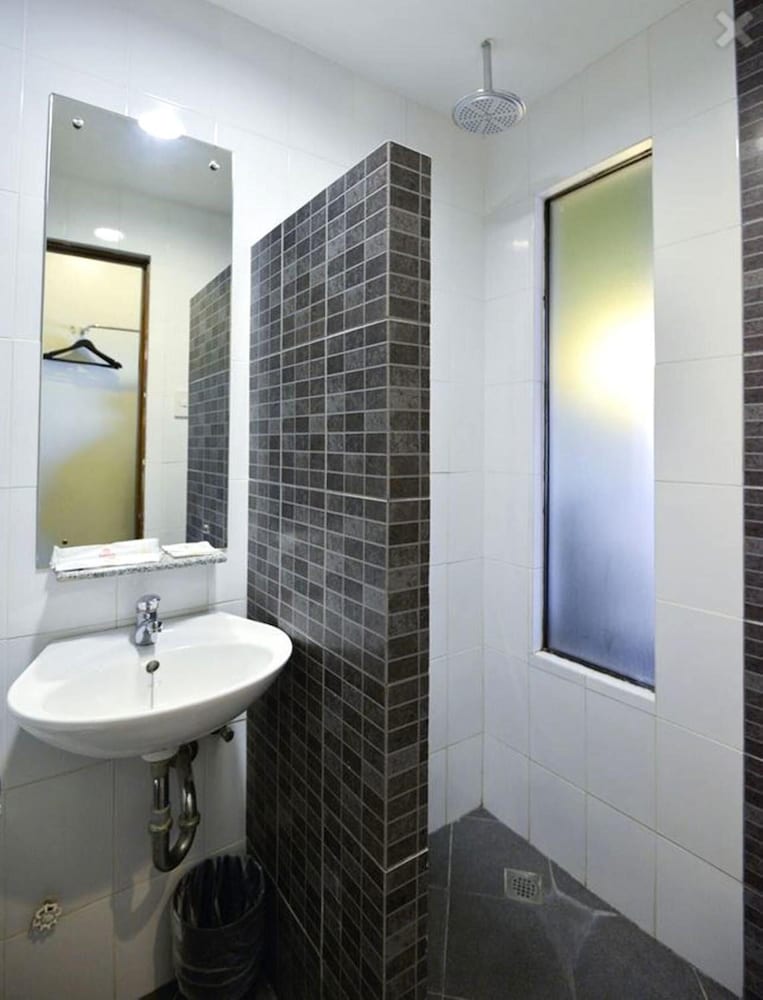 Фото Express Inn - Mactan Hotel