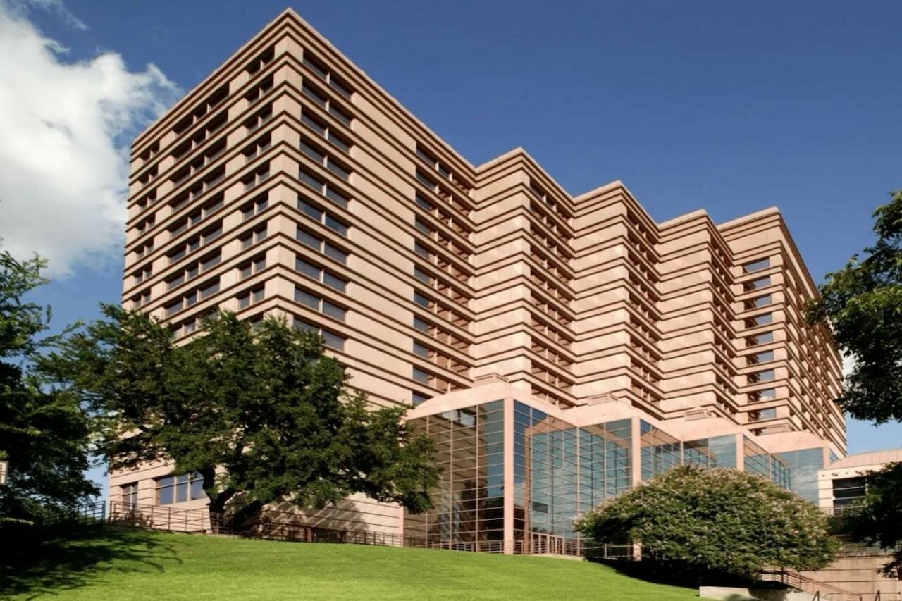 Фото Sheraton Austin Hotel at the Capitol