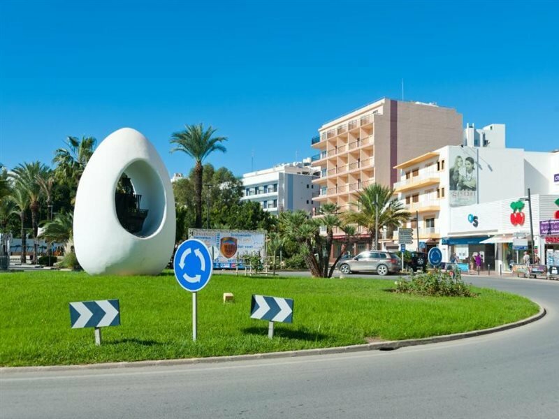 Фото The Red Hotel by Ibiza Feeling 