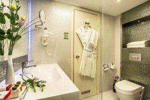 Гостиница Ramada by Wyndham Sofia City Center