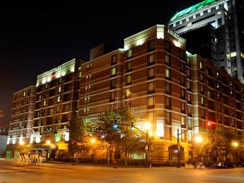 Фото Courtyard by Marriott Louisville Downtown
