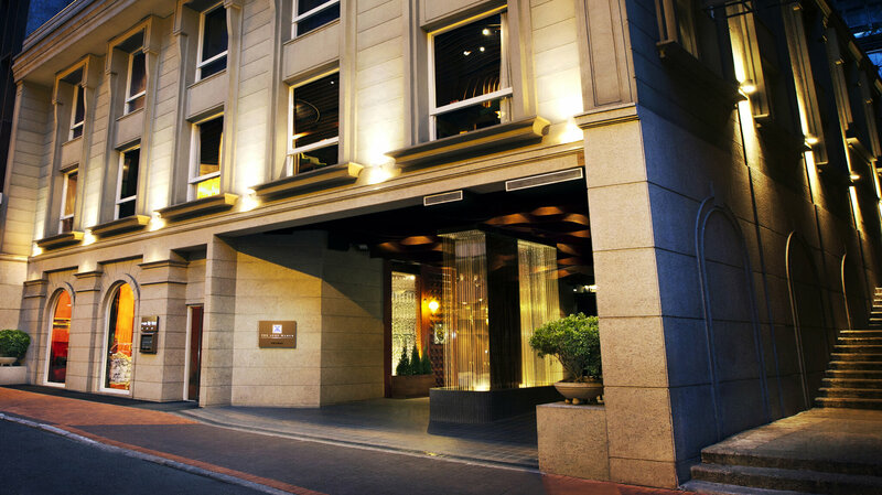 Гостиница The Luxe Manor в Коулуне