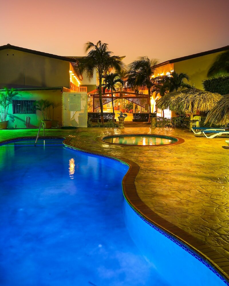 Фото отеля 2