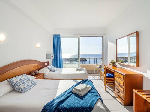 Гостиница Hostal Port Corona
