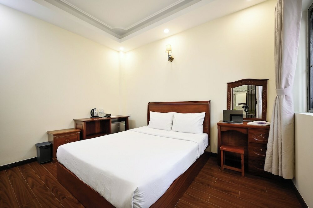 Фото Red Sun Airport Saigon Hotel