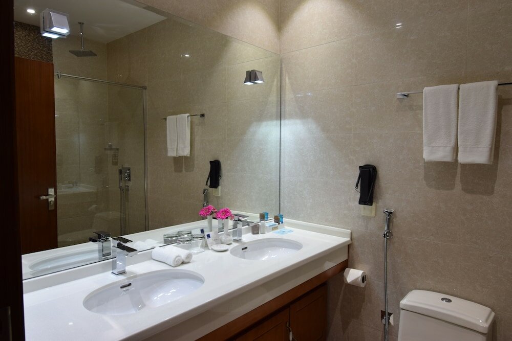 Фото Novotel Suites Riyadh Centre