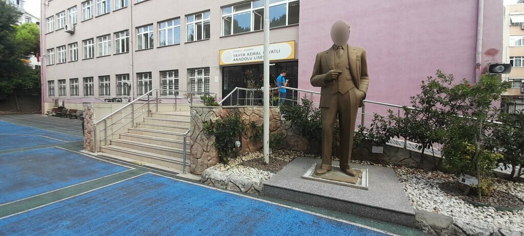 تعليم ثانوي Yahya Kemal Beyatli Anatolian Lyceum ، اسطنبول، صورة