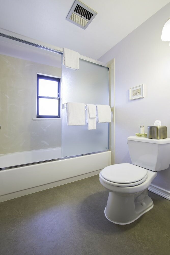 Фото Historic Cary House Hotel