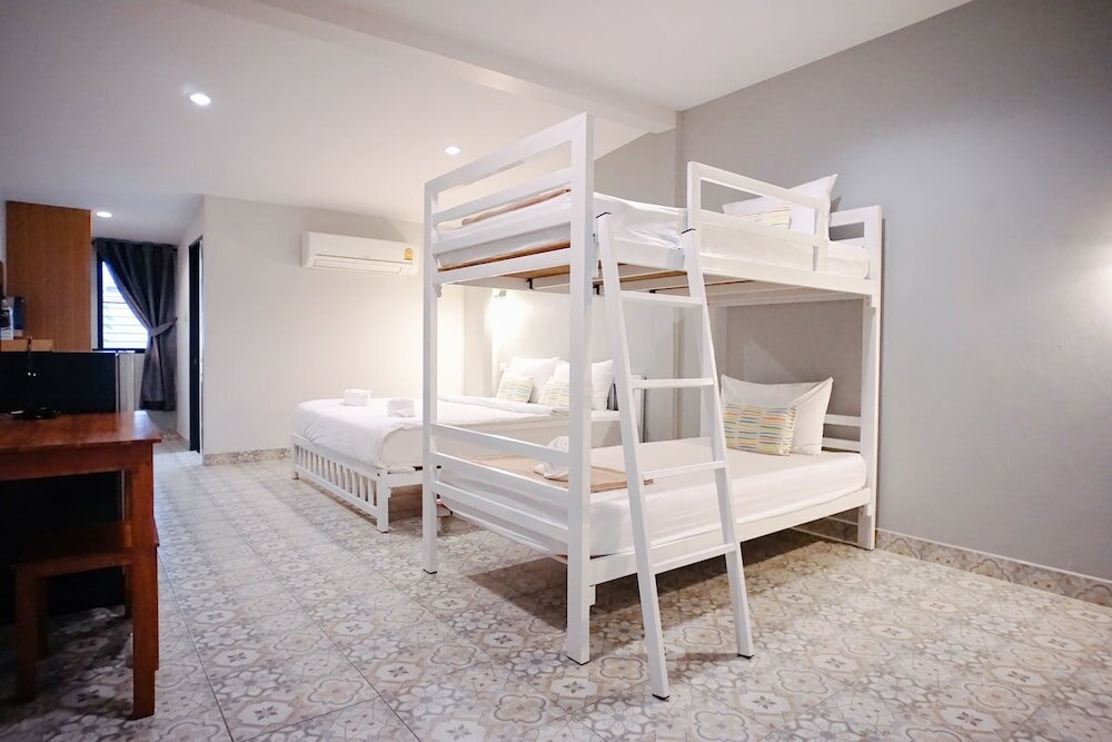 Фото Warm Well Hostel Kanchanaburi