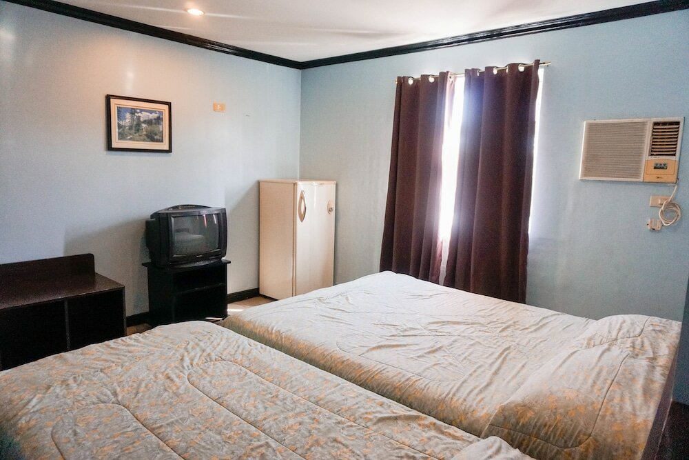 Фото Crowne Garden Hotel