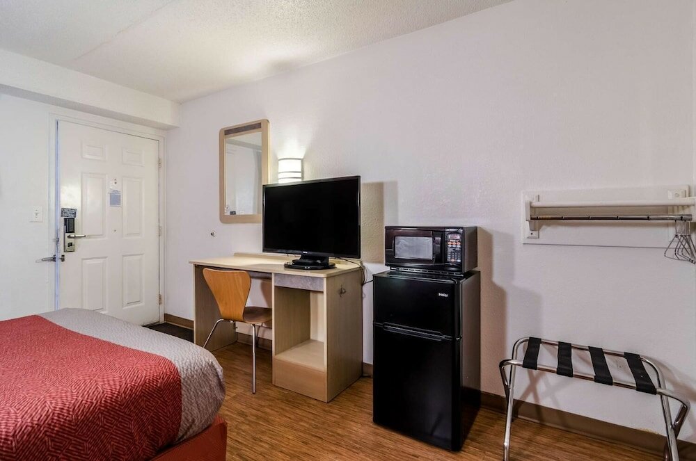 Фото Motel 6 Warren, Mi - Detroit East