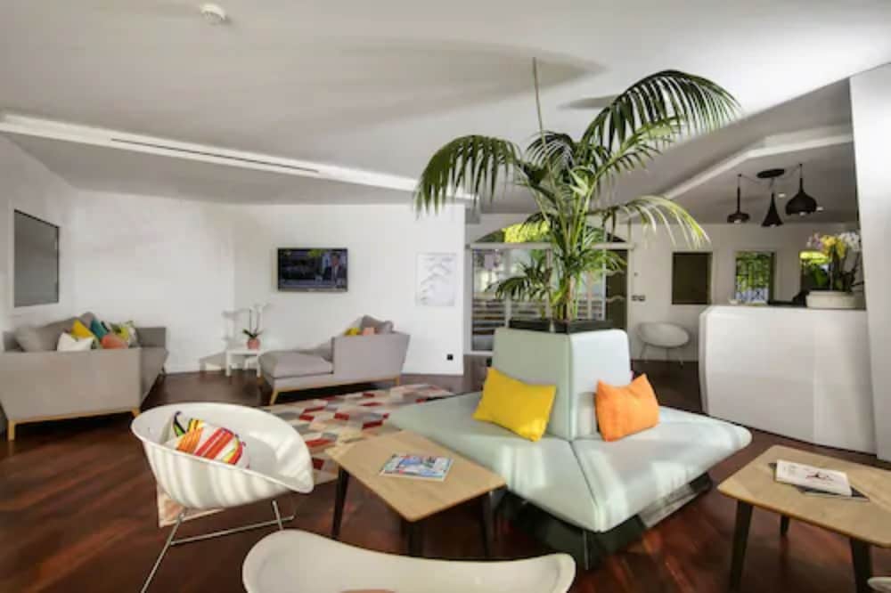 Фото Adonis Mougins