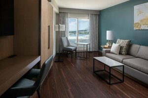 Гостиница New Orleans Marriott Warehouse Arts District