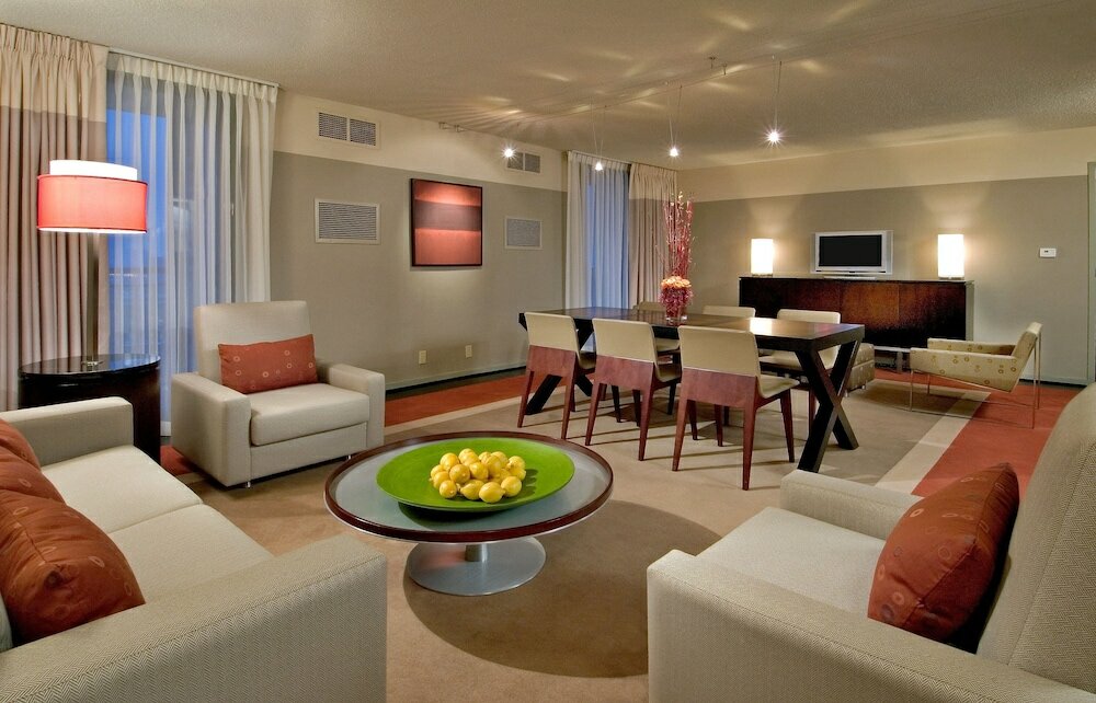 Фото Crowne Plaza Chicago West Loop, an Ihg Hotel