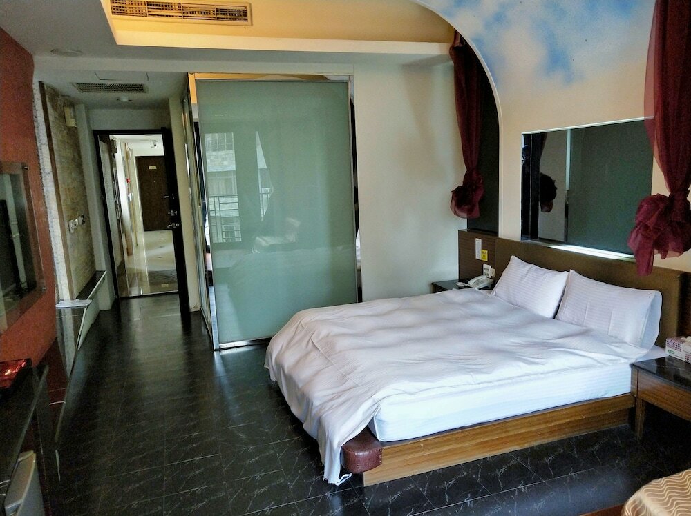 Фото Harbor Elite Hotel