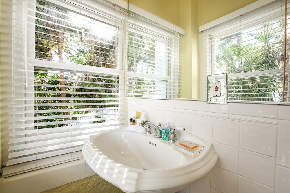 Фото Weatherstation Inn