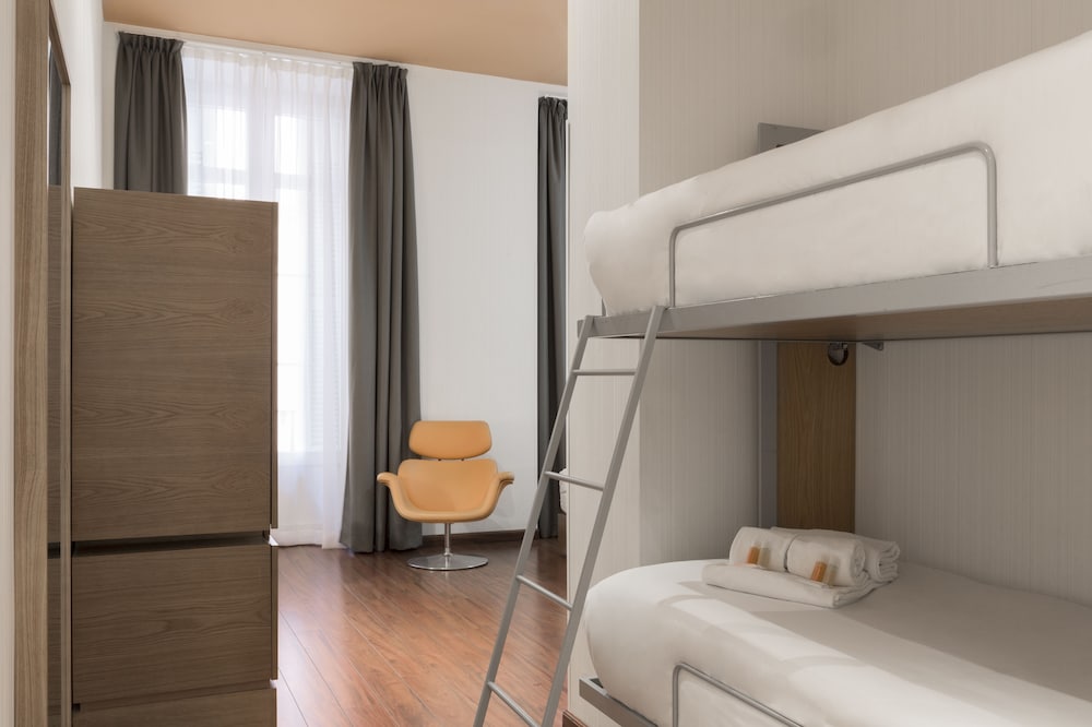 Фото Petit Palace Plaza Malaga Hotel